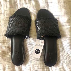 NWT Universal Thread black slides
